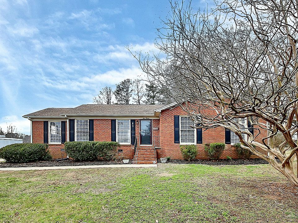 1st image of 813 Lynhaven Dr