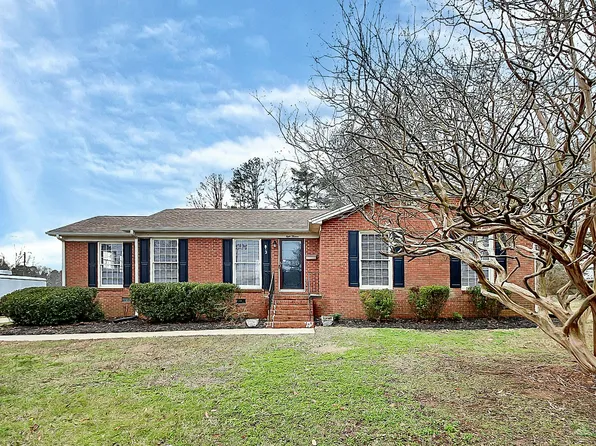 813 Lynhaven Dr, Gastonia, NC 28052