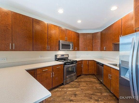 2nd image of 2943 N Rockwell St