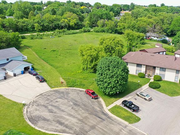 2nd image of 1322 Field Ct