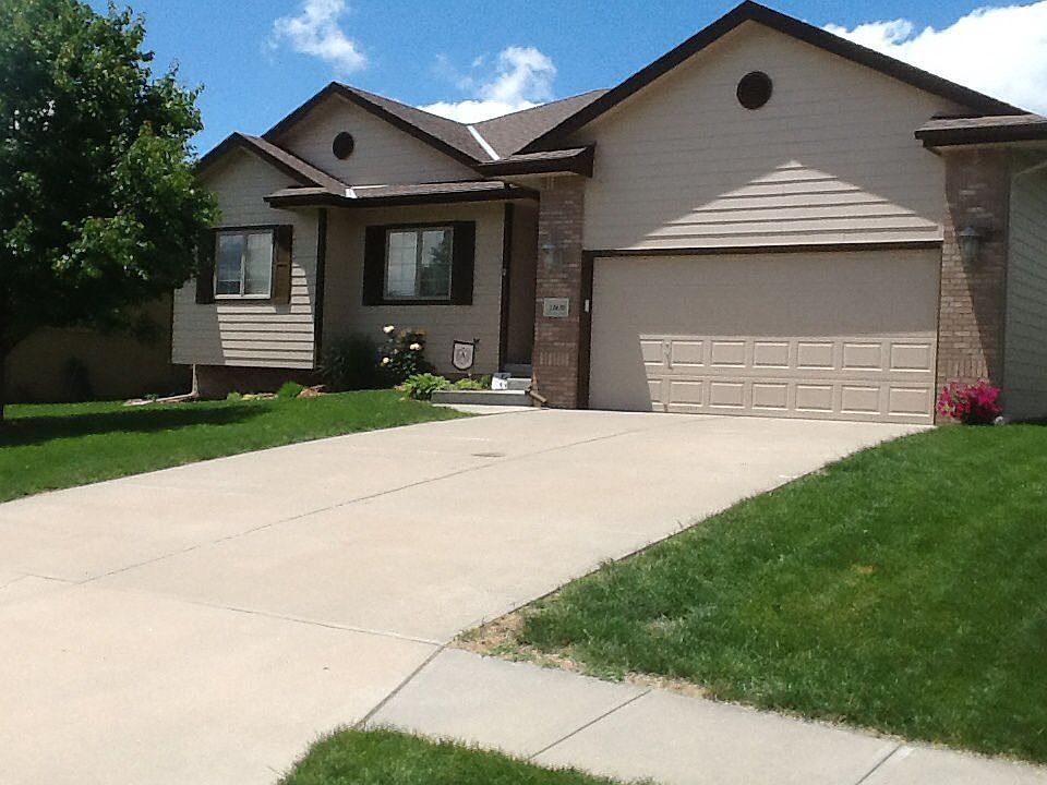 1st image of 21430 Parkview Dr