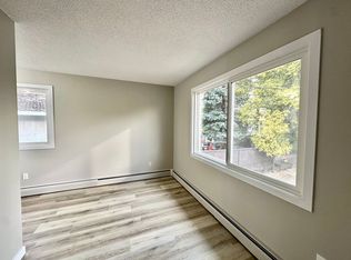 8705 152nd St NW #5, Edmonton, AB T5R 1L9