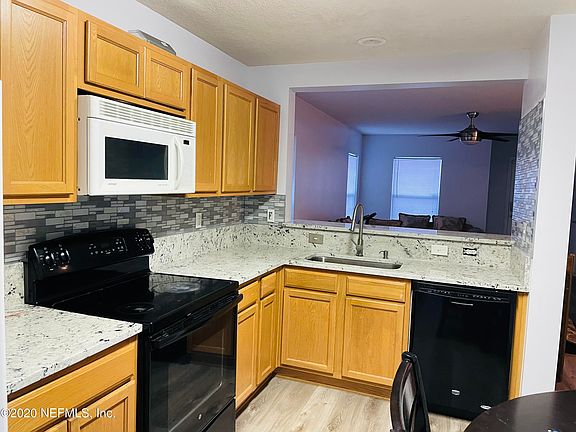 5th image of 2165 Brian Lakes Dr N