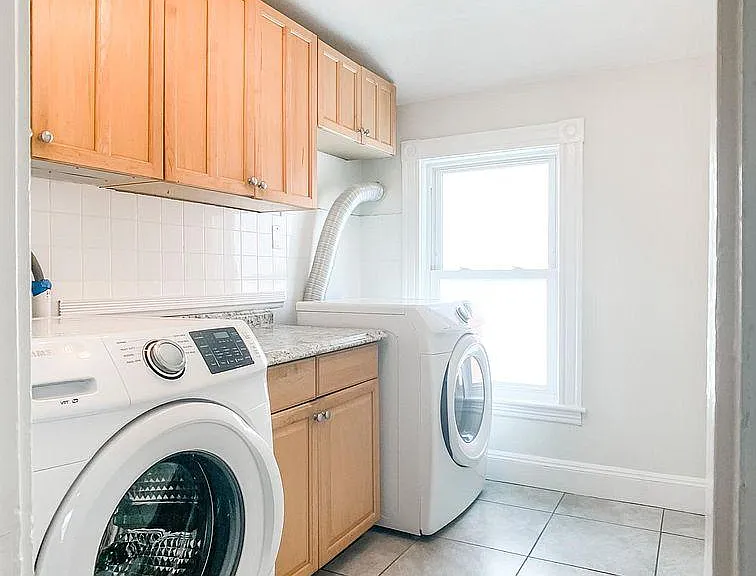 Separate laundry & storage room