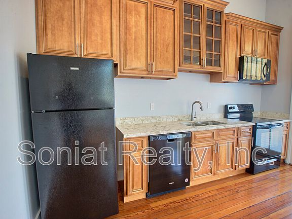 5th image of 824 Independence St #C