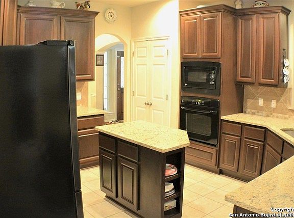 5th image of 1910 River Oak Ln