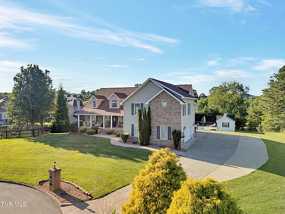 2nd image of 509 Amelia Ct
