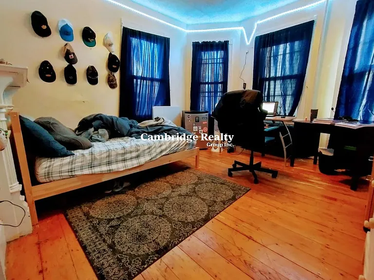 55 Hillside St #3T — Photo 2