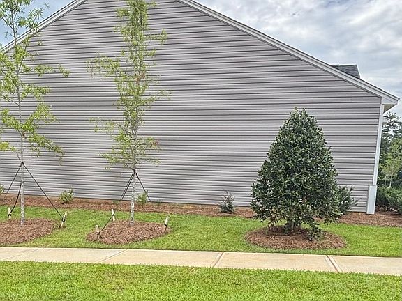 4th image of 318 Ryegrass Way