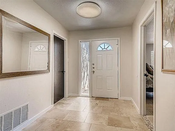 3 bed, 1650 sqft, $2,600 — Photo 2
