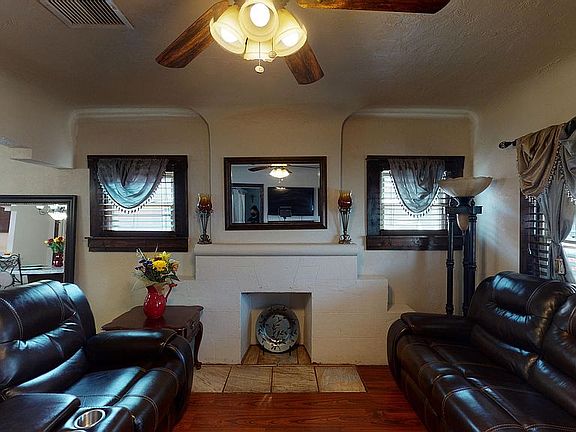 5th image of 2126 E Yandell Dr