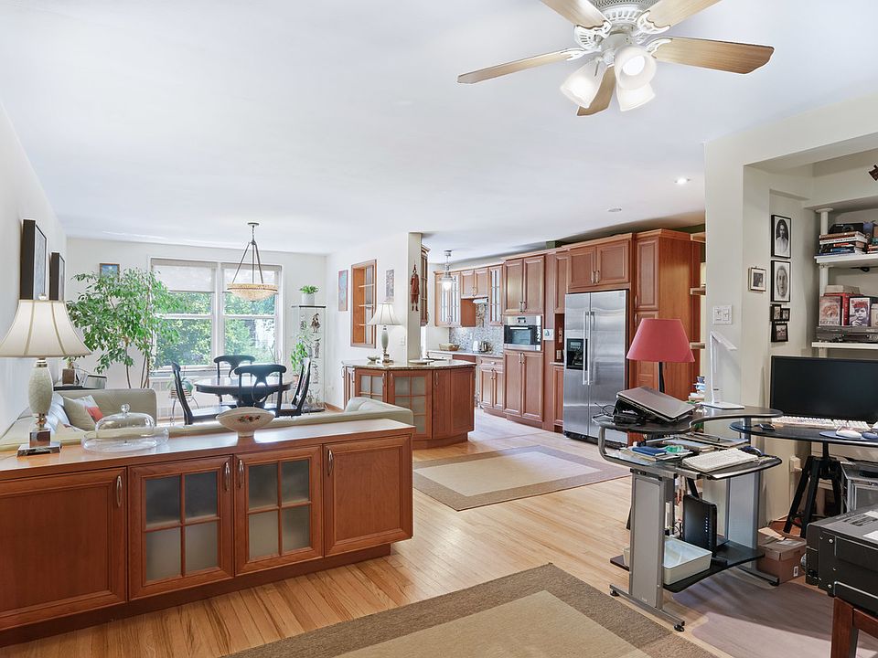 1st image of 651 Vanderbilt St APT 3W