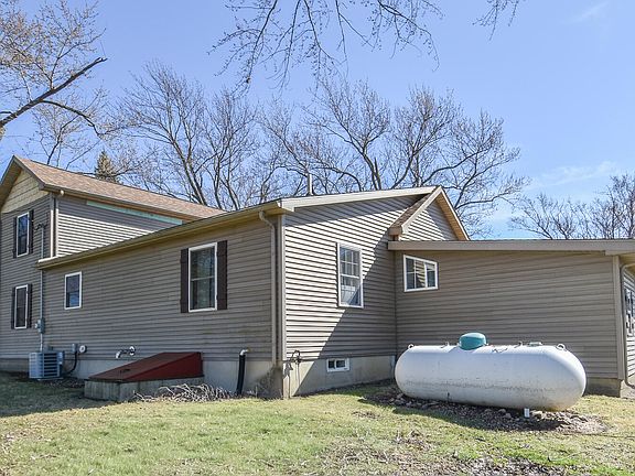 3rd image of 250 S Centennial Rd