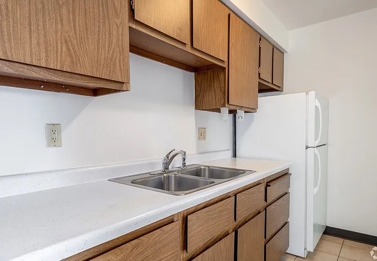 1138 E Walnut St #D — Photo 4