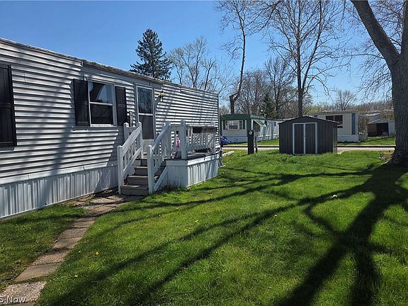 3rd image of 108 Gulf Stream Ln SE