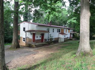 331 W Outer Dr, Oak Ridge, TN 37830