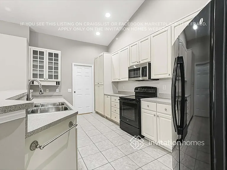 9424 Clover Glen Dr — Photo 7