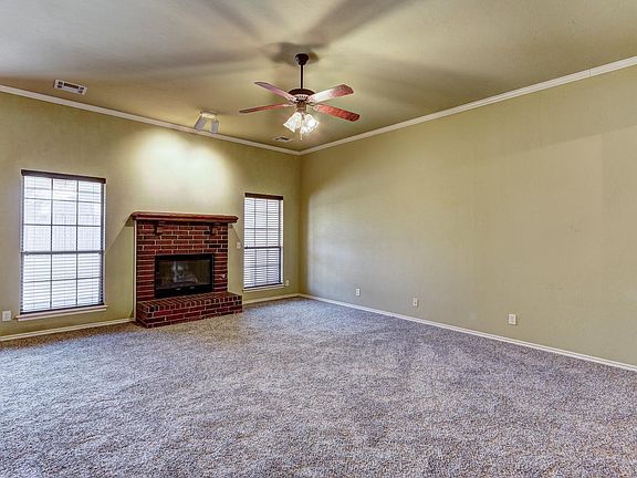4th image of 16800 Hardwood Pl