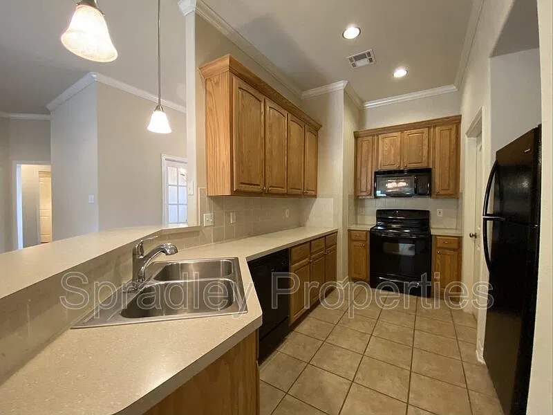 3 bed, 2.0 bath, 1516 sqft, $1,750 — Photo 4