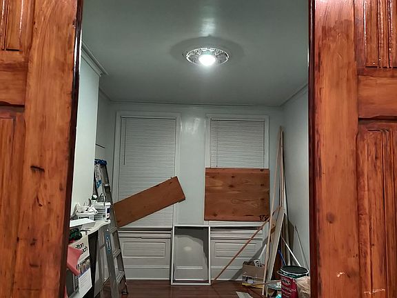 5th image of 2036 E Wishart St