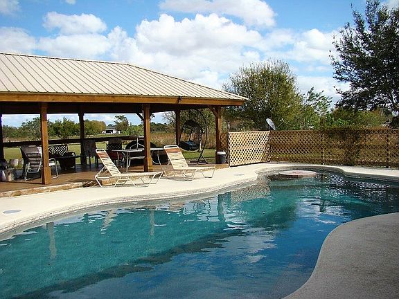 SALTWATER HEATED POOL