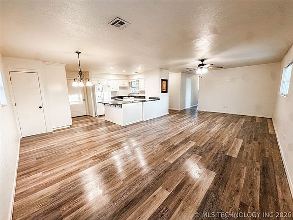 5th image of 12738 S 121st East Ave