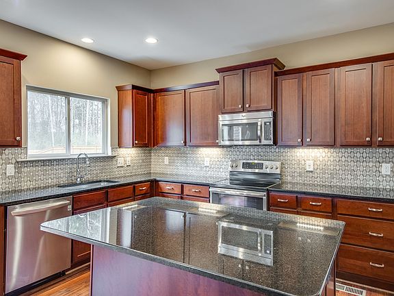 4th image of 127 Whitney Park Dr