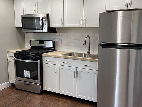 4th image of 805 Lancaster Dr