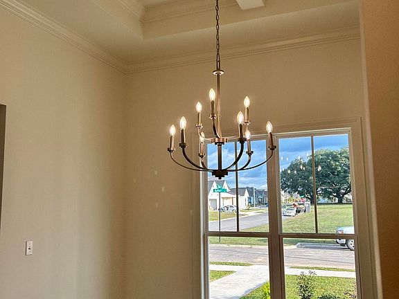 5th image of 100 Belfort Ln