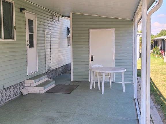 3rd image of 3049 Pullman Ave