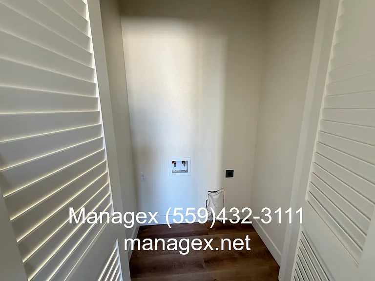 124 Sunnyside Ave #B — Photo 11
