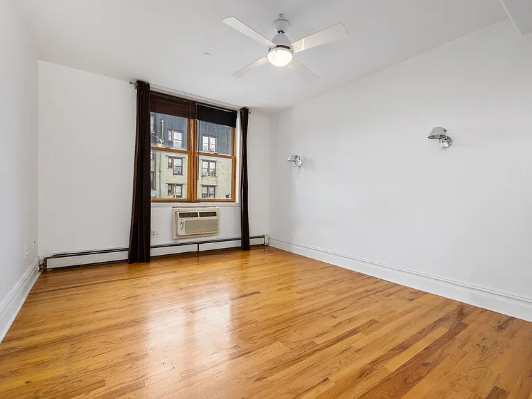 150 S 1st St #4C — Photo 5