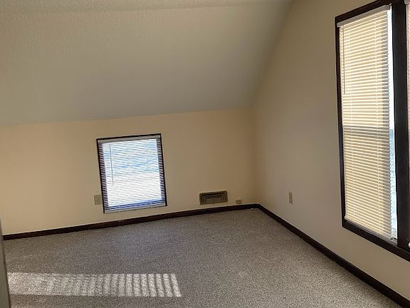 5th image of 921 26th Ave N