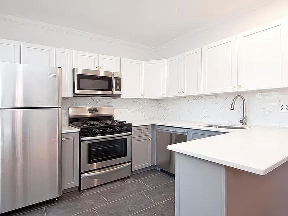 3rd image of 122 2nd Pl APT 1