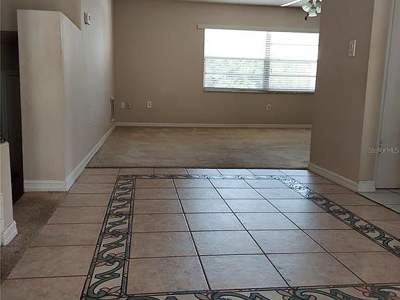 4th image of 8139 Laurel Tree Dr