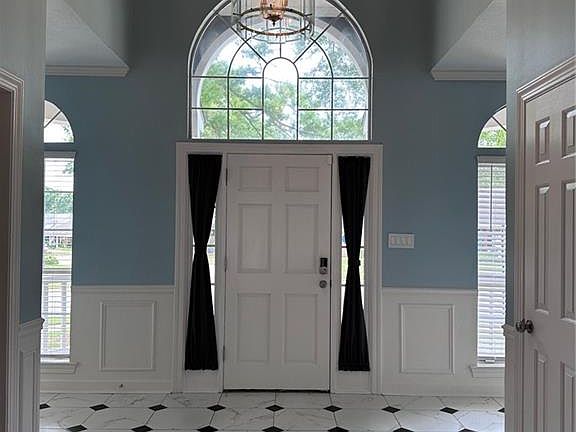 2nd image of 6108 Sturbridge Dr