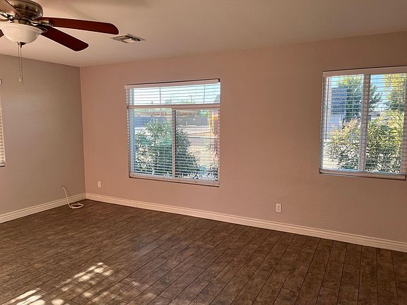 3rd image of 1901 W Clarendon Ave #1901