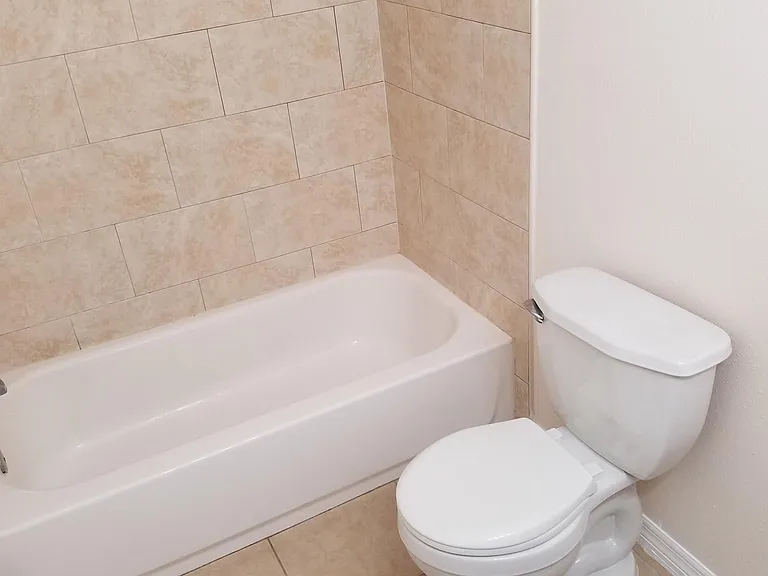 7708 Prato Ave — Photo 12