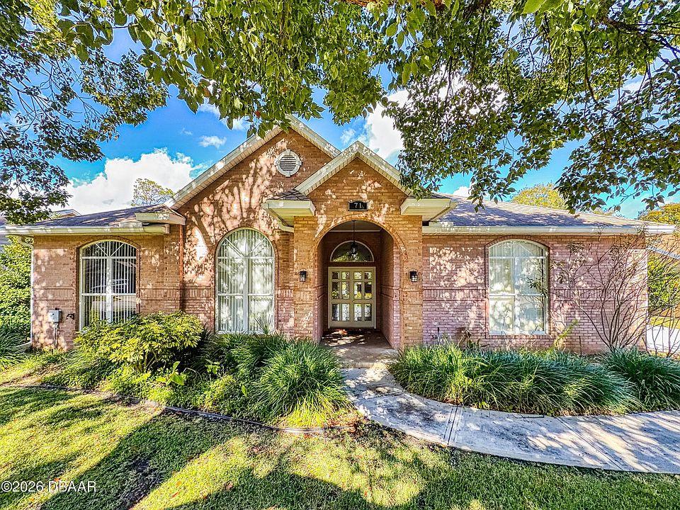 1st image of 71 Carriage Creek Way
