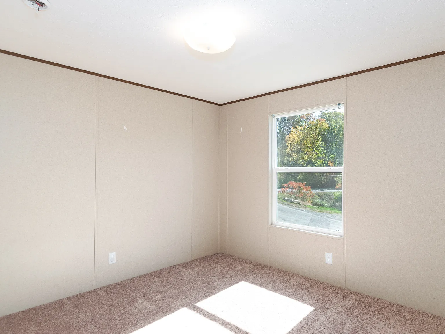3 bed, 1281 sqft, $950 — Photo 3