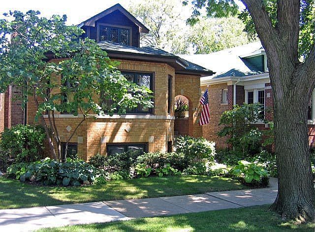 1st image of 6125 N Maplewood Ave