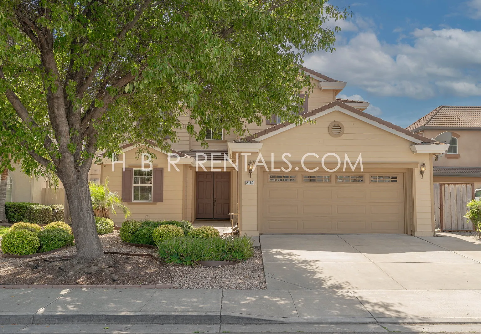 5 bed, 3.0 bath, 2994 sqft, $3,200 — Photo 1