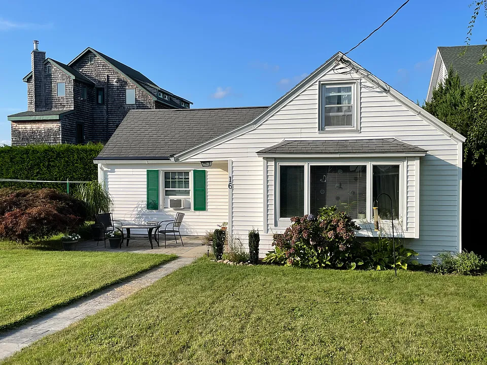 16 Island Ave