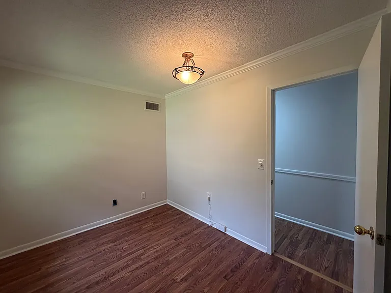 524 Graycroft Dr SW — Photo 6