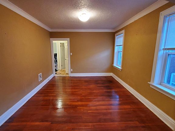 5th image of 5030 Winona Ave #1F