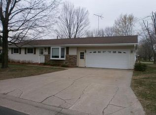900 NE 3rd St, Marion, WI 54950