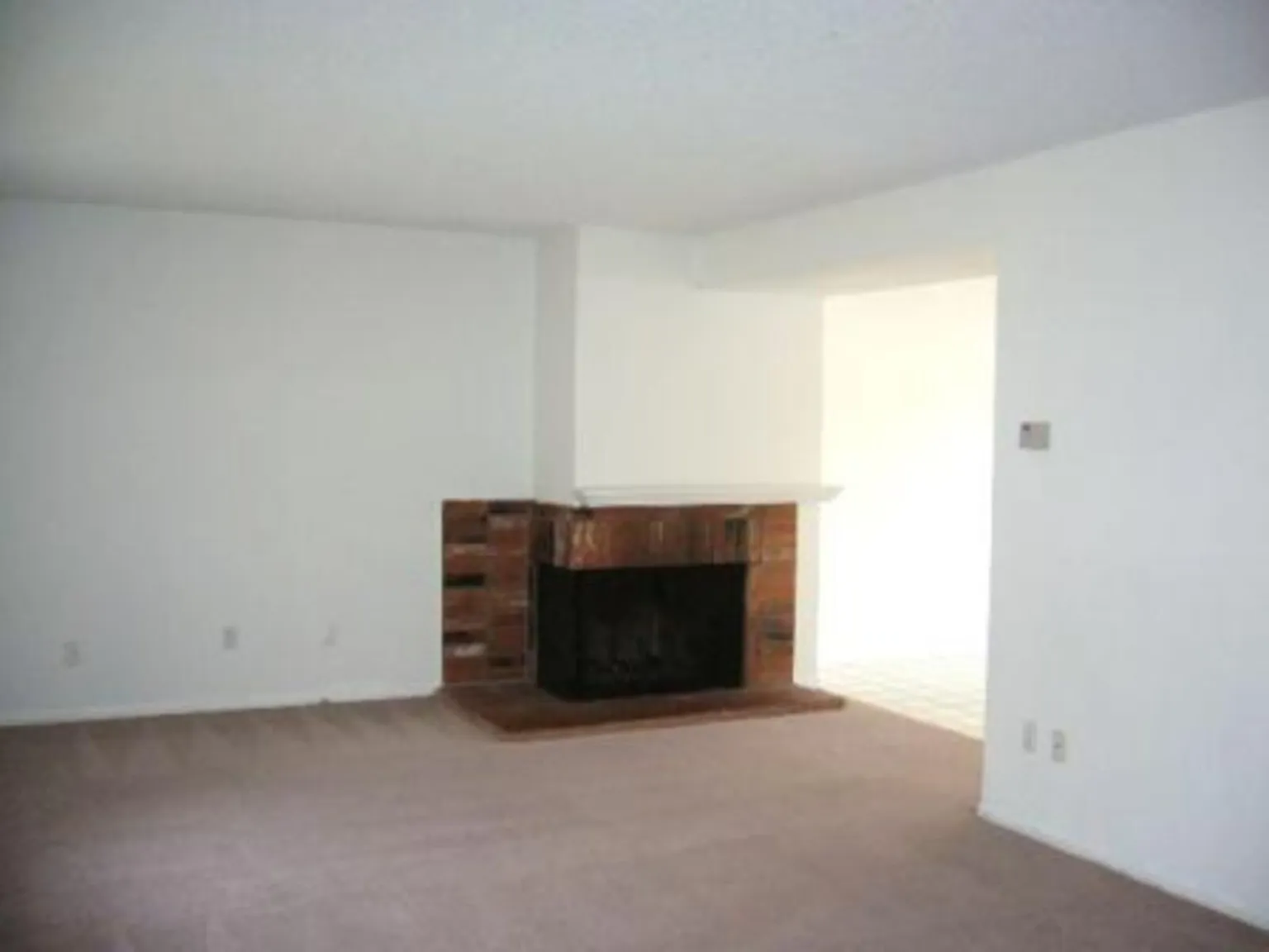Timbers Townhouse Hampden & Chambers 2 story & basement — Photo 3