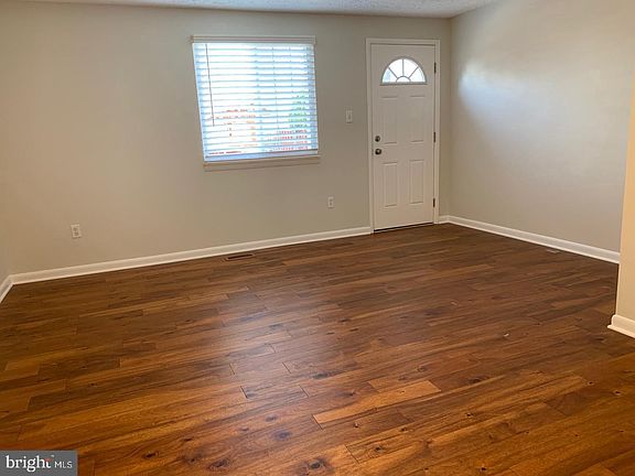 3rd image of 9243 Redbridge Ct