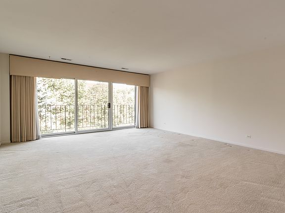 3rd image of 441 N Park Blvd APT 4K