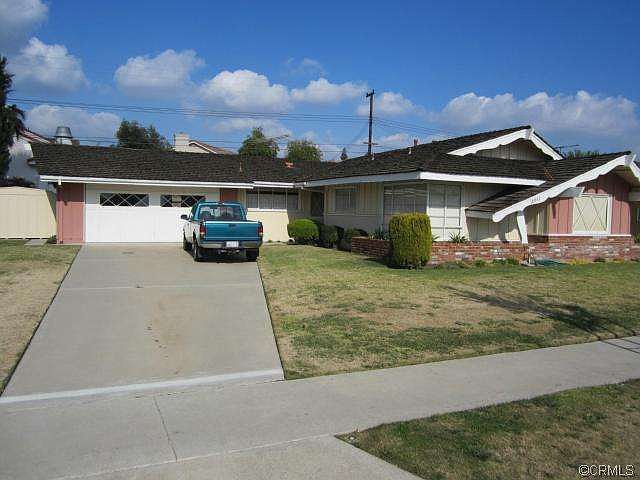 1st image of 8861 Lola Ave